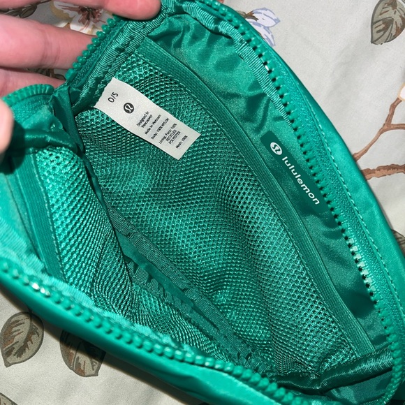 Lululemon Teal Crossbody Bag - Picture 2 of 2